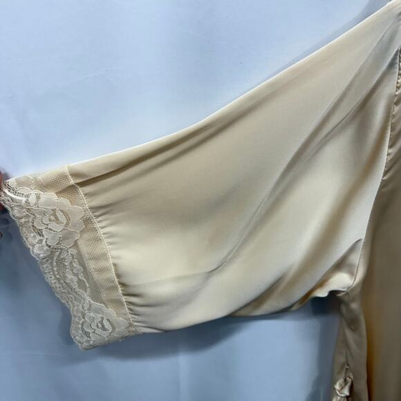 VIntage Inspired Robe Dressing Gown Cream Beige Lace Details Medium/Large - Picture 2 of 4